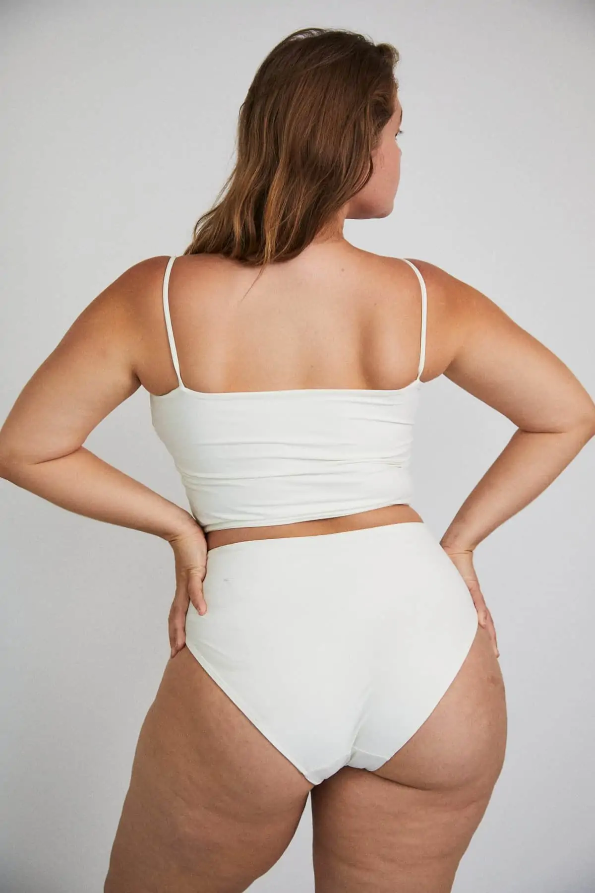Quel est le maillot de bain idéal pour les hanches larges ?