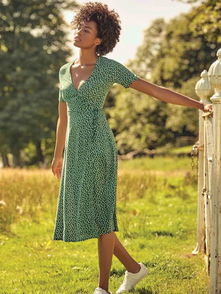 robe portefeuille baskets femme